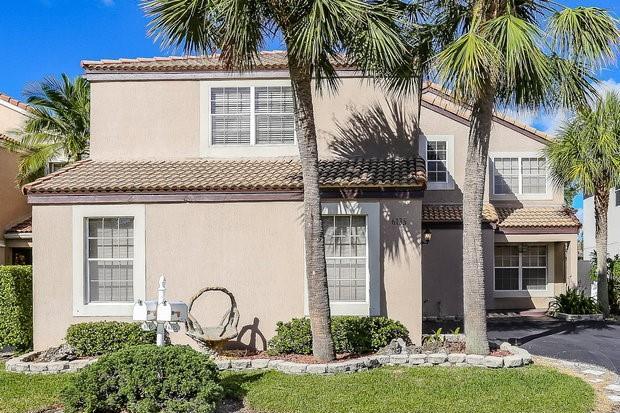 Building Photo - 6135 NW 77th Pl
