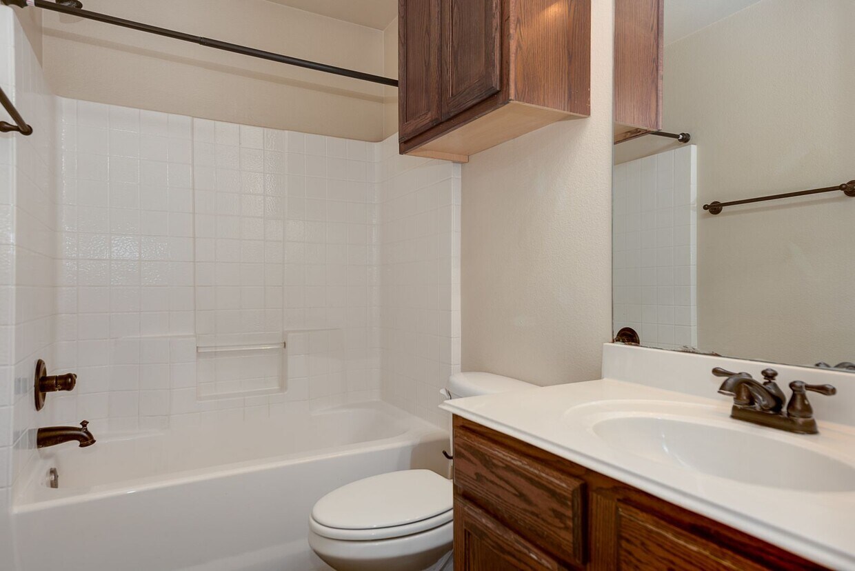 Foto del edificio - * MOVE IN SUMMER 7/15/2027 * 5 Bed 3 Bath, Walking to TCU, Free Monthly Light Cleaning