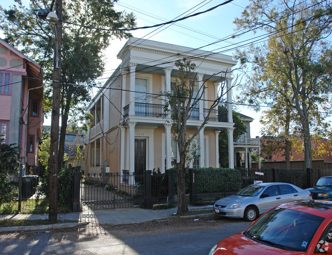 Building Photo - 1524 Euterpe St
