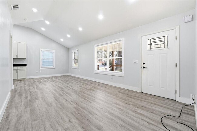 Foto del edificio - 4154 Brenda Dr