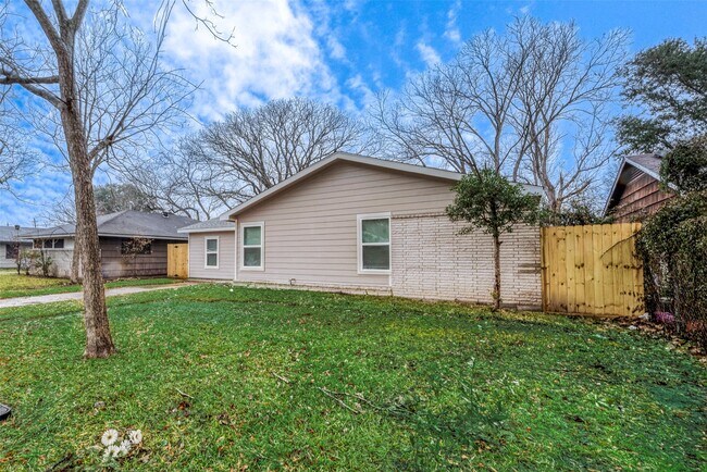 Foto del edificio - 5755 Heron Dr