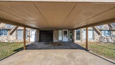 Building Photo - 5803-5805 E 35th St