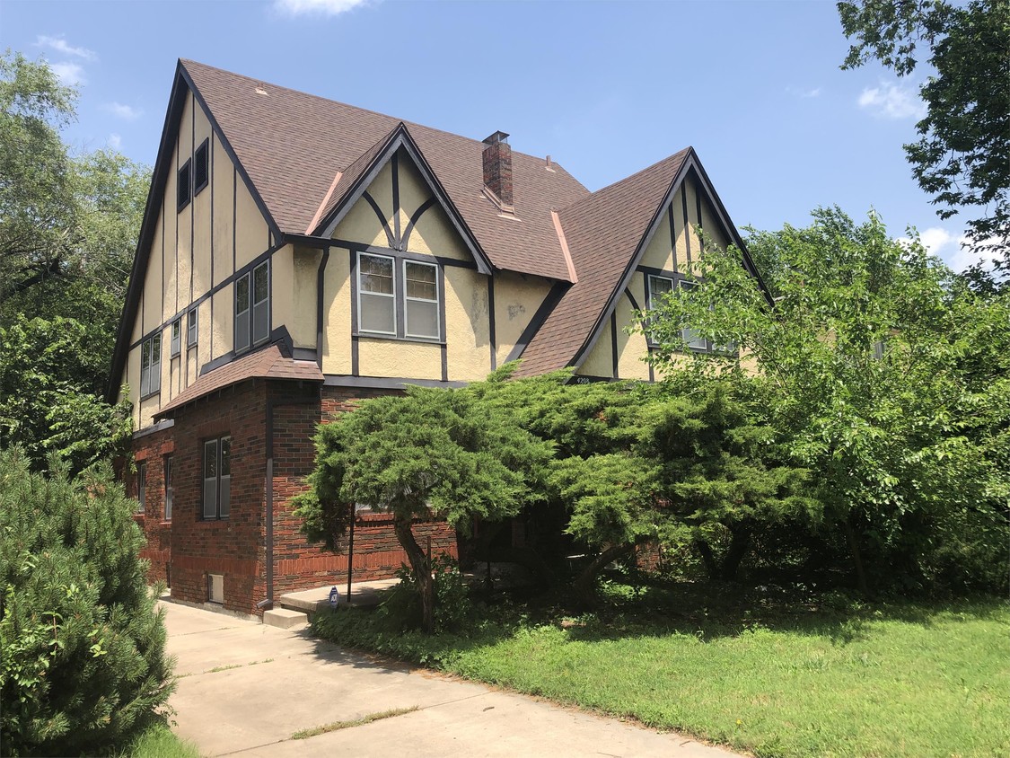 4210 E Central Ave, Wichita, KS 67208 Condo for Rent in Wichita, KS