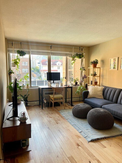 Foto principal - 2727 W 43rd St