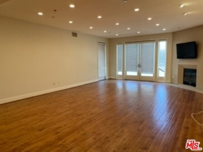 Foto del edificio - 1517 S Bentley Ave