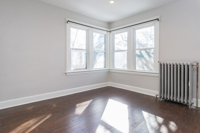 Foto del edificio - 17213 Clifton Blvd
