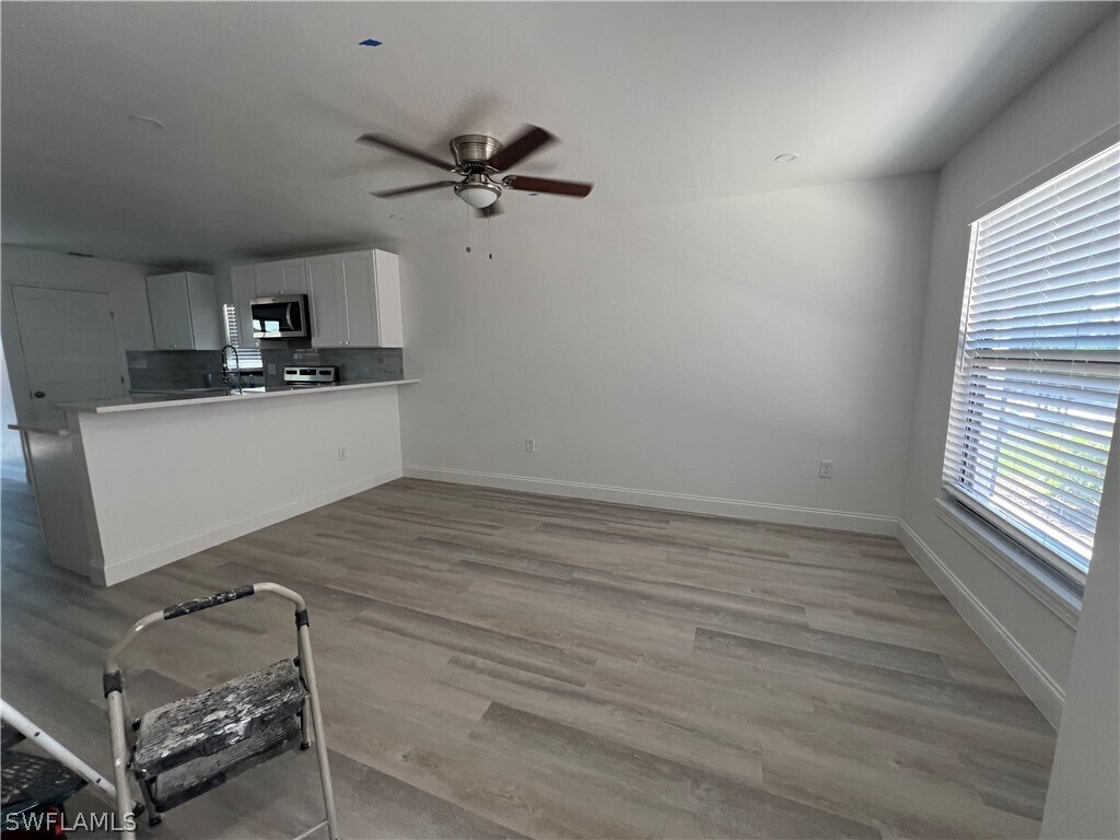 Foto del edificio - 27650-27652 Imperial Shores Blvd