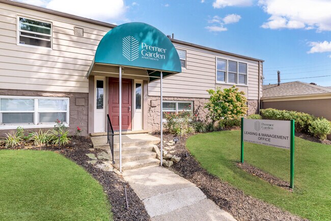 Foto del edificio - Premier Garden Apartments