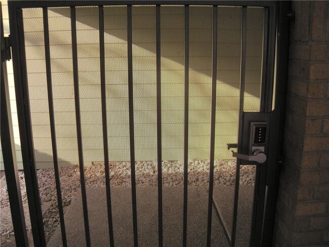 Foto del edificio - 908 Poplar St