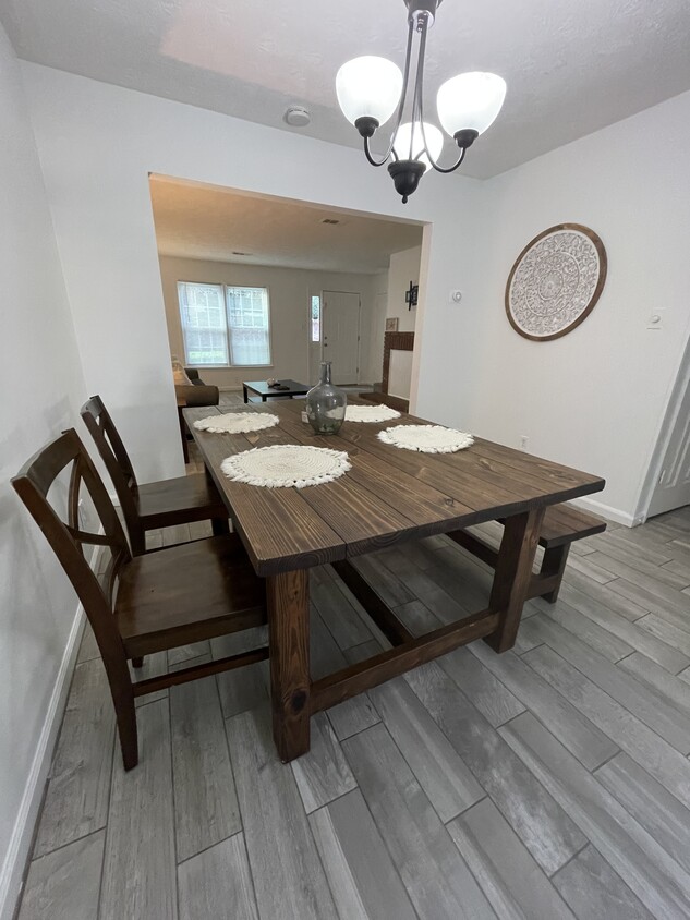 Primary Photo - 250 Mill Creek Pl