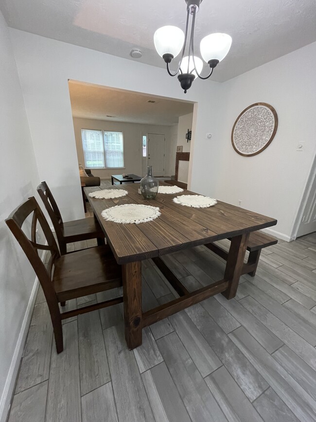 Building Photo - 250 Mill Creek Pl