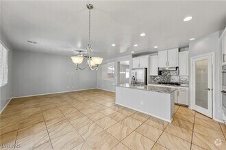 Building Photo - 7176 Summer Grove Ave