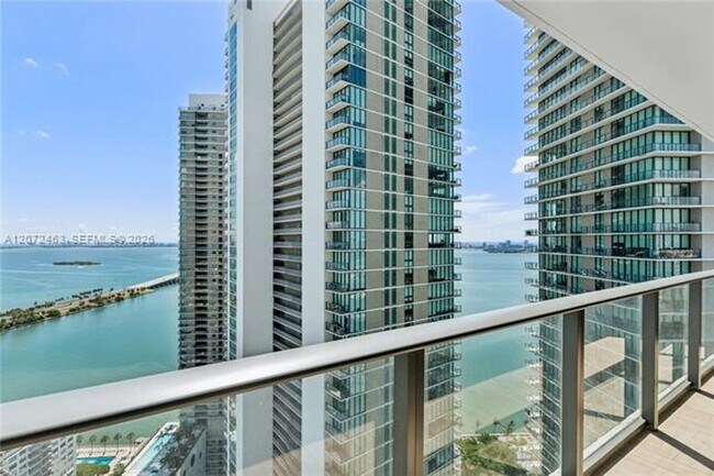 Foto del edificio - 501 NE 31st St
