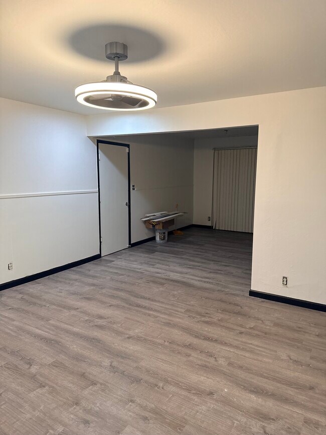 Foto del edificio - 6235 Dias Ave