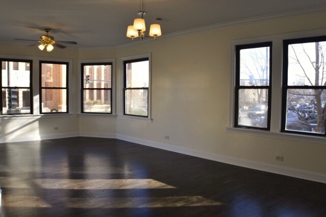 Building Photo - 3400 W Carmen Ave