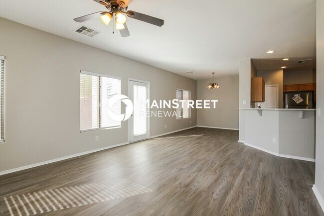 Foto del edificio - 3 Bedroom Pet-Friendly Home in Phoenix, AZ with Main Street Renewal