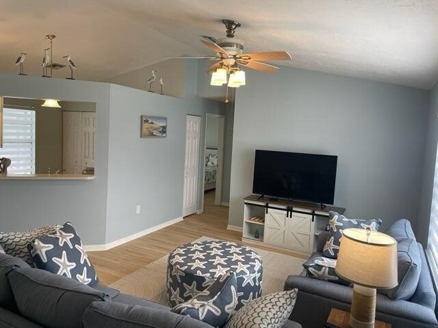 Foto del edificio - 1080 Seamist Ln