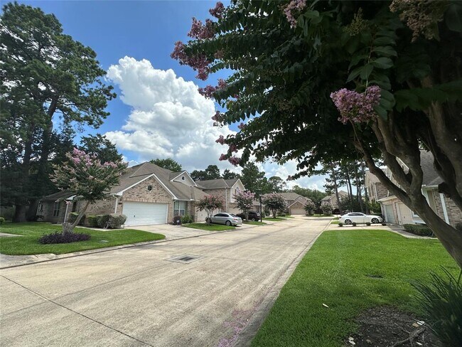 Foto del edificio - 2027 Marchwood Manor Dr