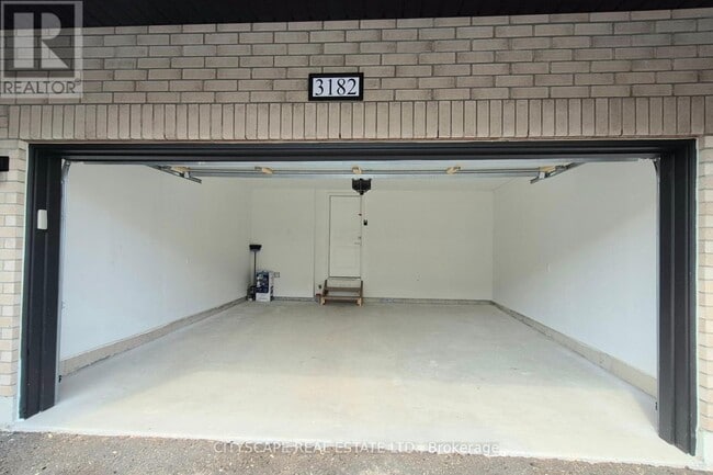 Building Photo - 3182 Sixth Line