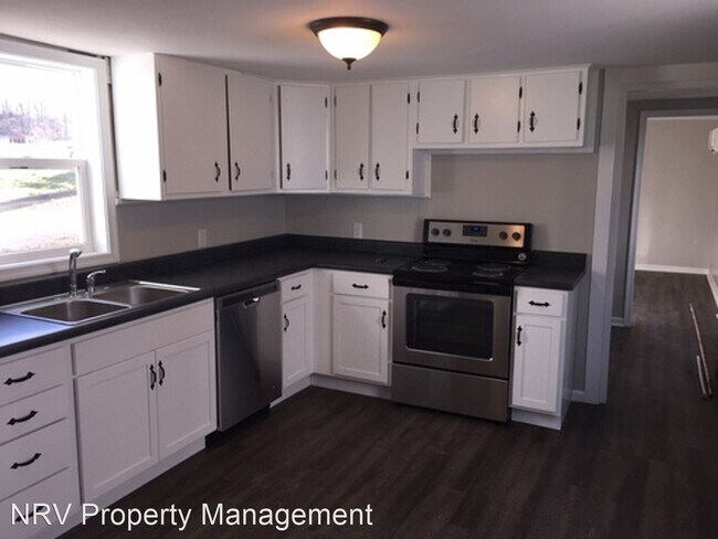 Foto del edificio - 5 br, 3 bath House - 504 2nd Ave