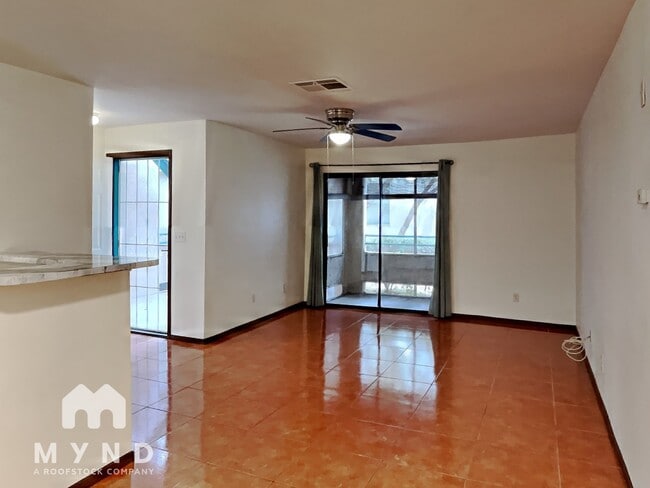 Building Photo - 5121 S Lindell Rd