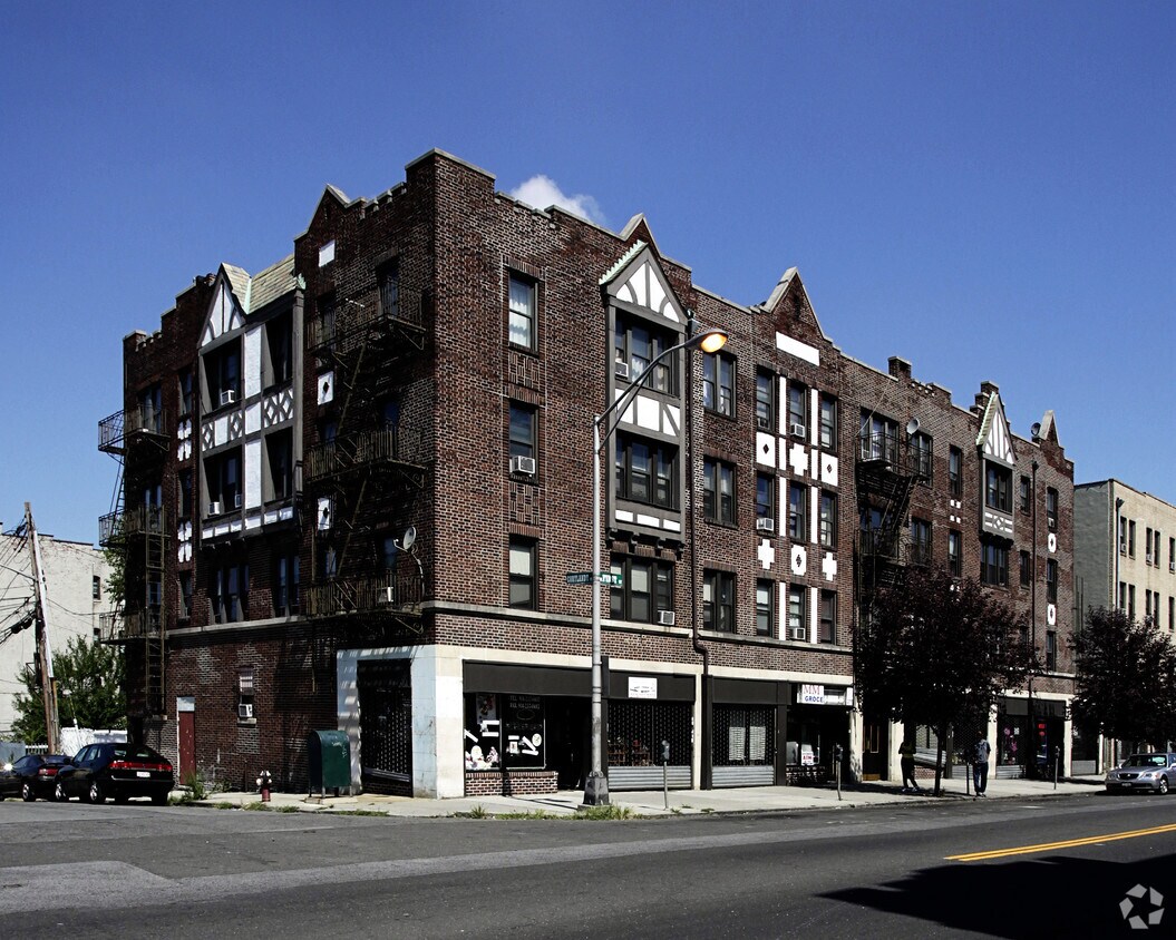 Building Photo - 259-273 W 1st St