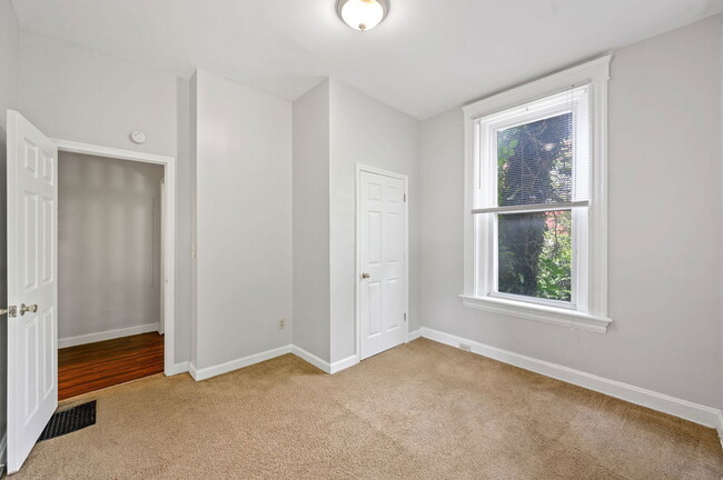 Building Photo - 494 Riddle Rd