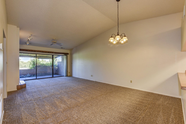 Building Photo - 2161 Resort Way S