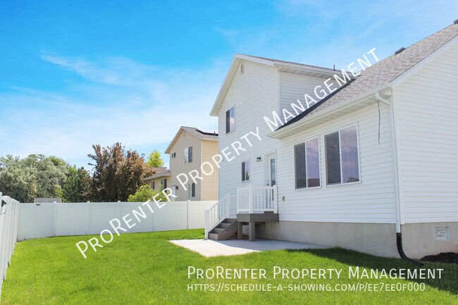 Foto del edificio - Beautiful 4 Bed, 2.5 Bath Roy Home