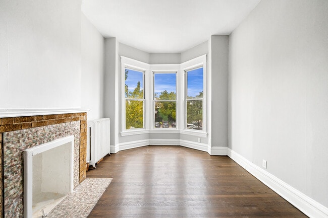 Building Photo - 316 Lake St