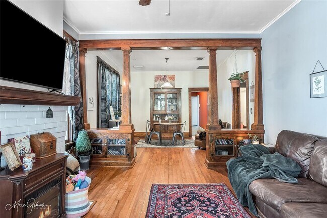 Building Photo - CHARMING HIGHLAND HOME ....