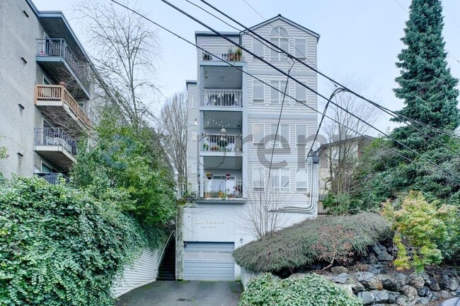 Building Photo - 2419 8th Ave N