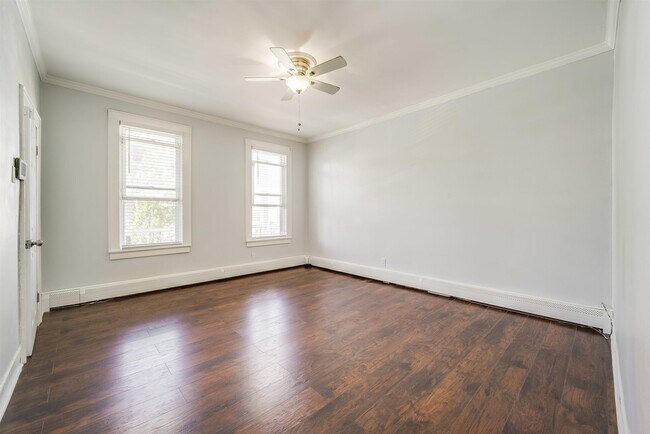 Foto del edificio - 24 Pamrapo Ave