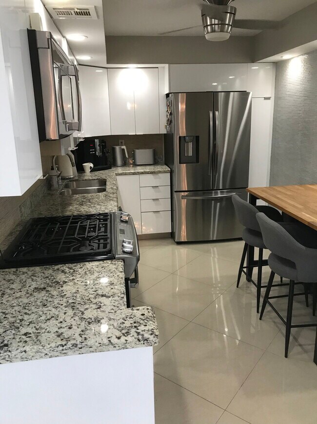 Photo - 3140 S Ocean Dr Apartment