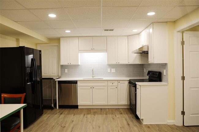 Foto del edificio - 1600 Deer Cliff Ct