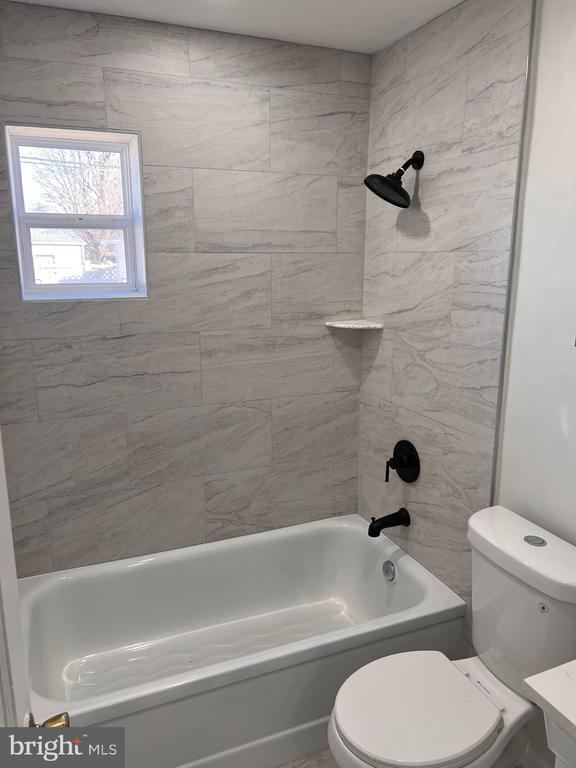 Foto del edificio - 1325 Fuselage Ave