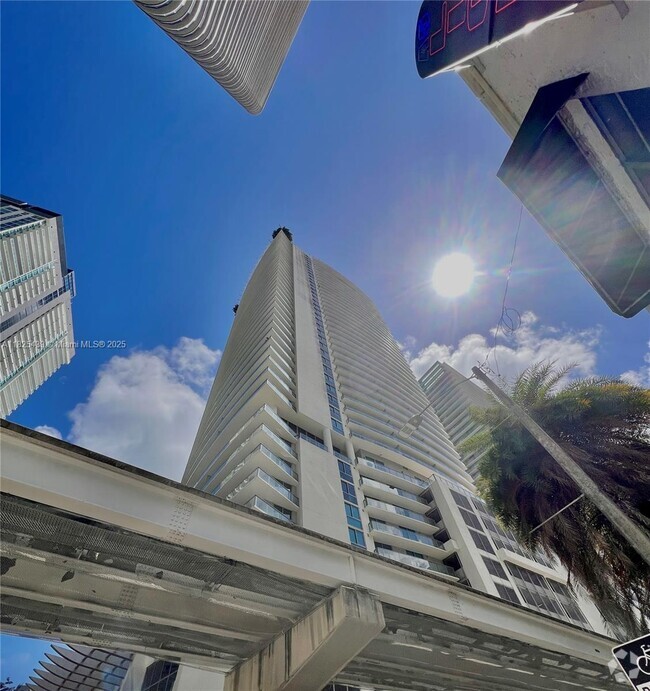 Building Photo - 1100 S Miami Ave