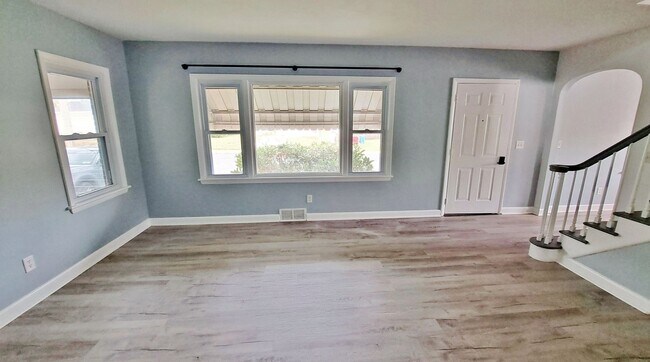 Foto del edificio - 4 Bed / 2 Bath Single Family Home