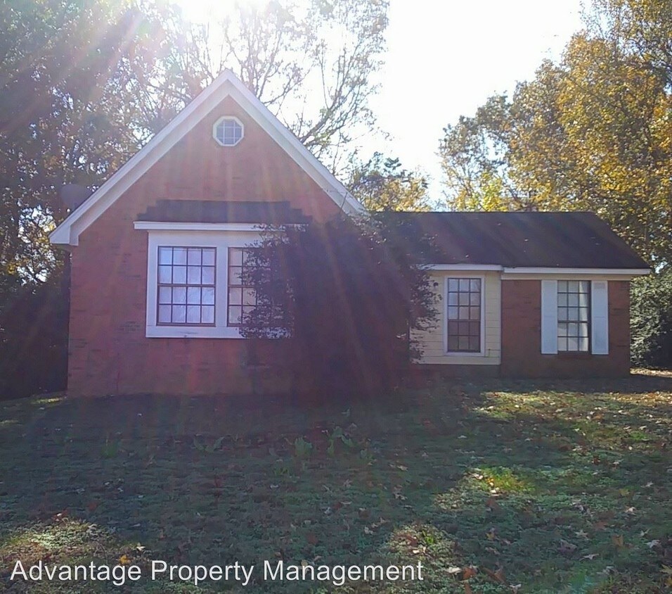 3281 Ridgemont Ave, Memphis, TN 38128 House for Rent in Memphis, TN