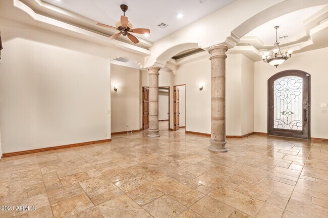 Foto del edificio - 2618 E Locust Dr