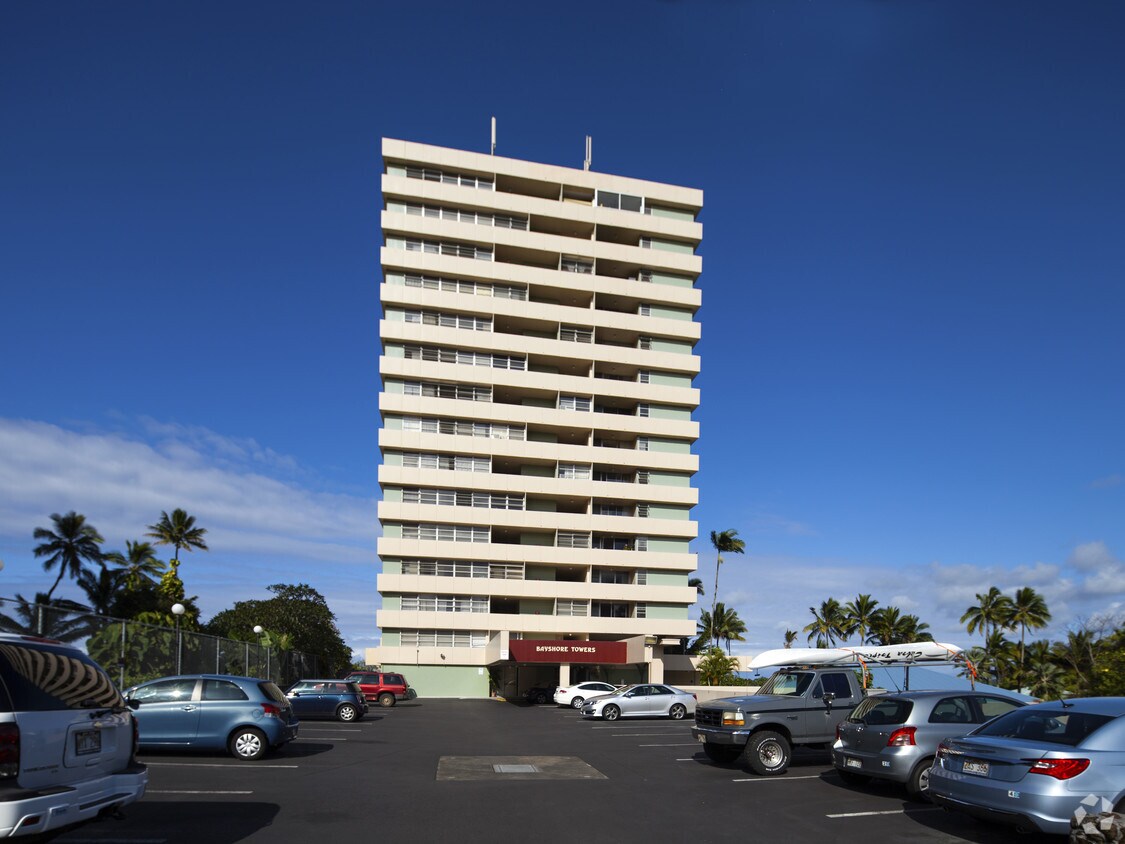 Bayshore Towers Apartments in Hilo, HI