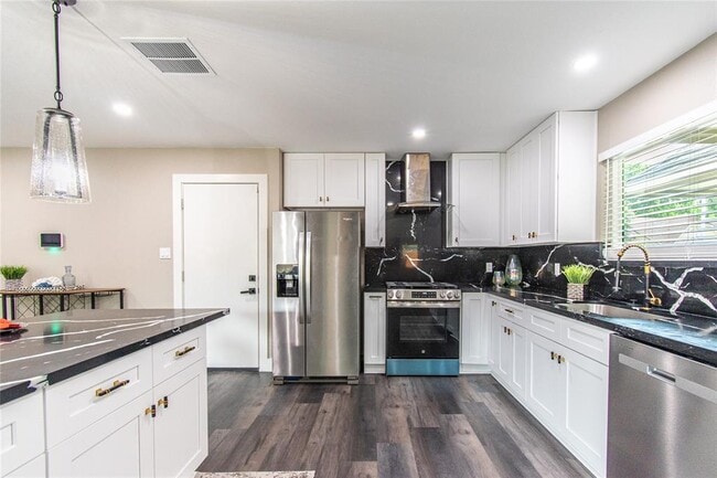 Building Photo - 3227 Westwick Dr