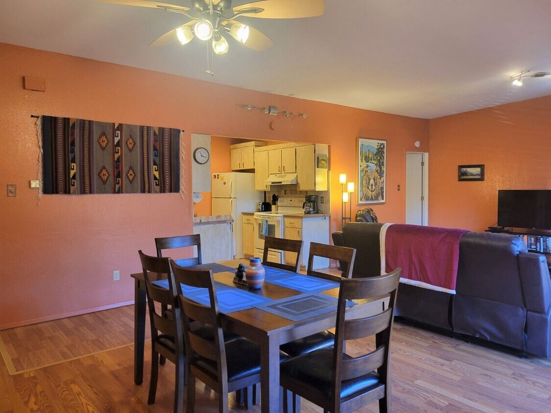 Primary Photo - Fully Furnished Condo - Available for mont...