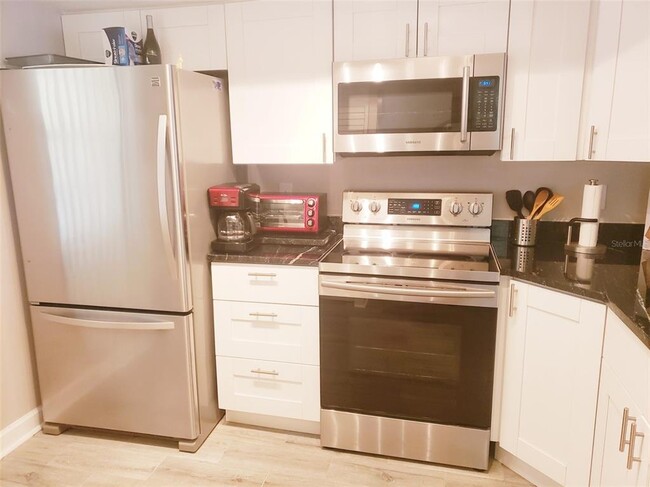 Foto del edificio - 2400 Winding Creek Blvd