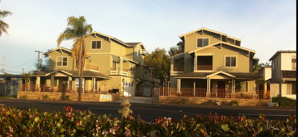 Primary Photo - Foothill Courtyard