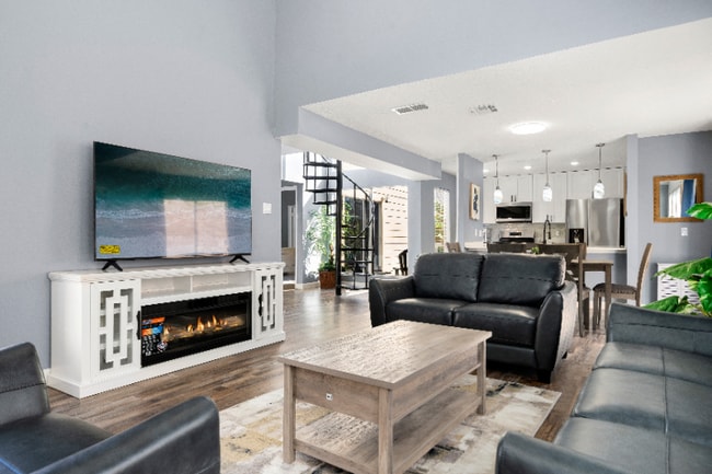 Photo - 12805 Westpark Dr House