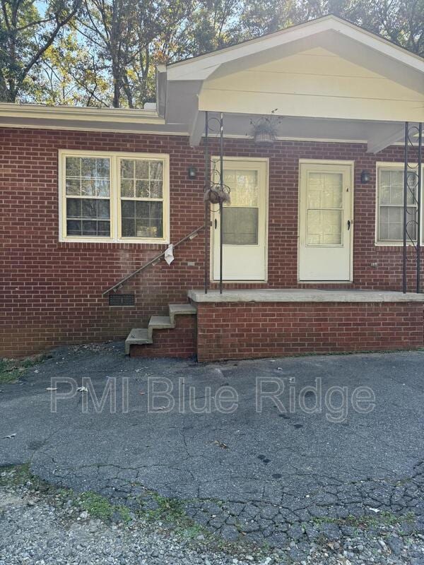 Building Photo - 144 Nottingham Dr
