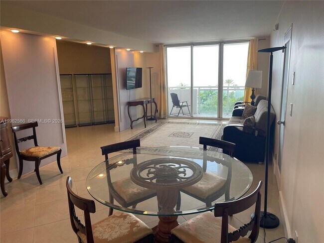 Foto del edificio - 3001 S Ocean Dr