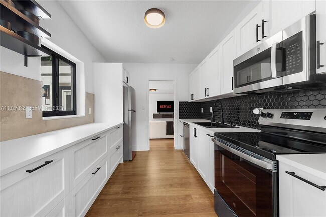 Foto del edificio - 485 NW 132nd St