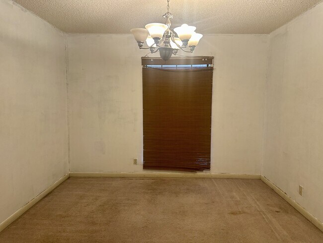 Building Photo - 186 Par Rd 168